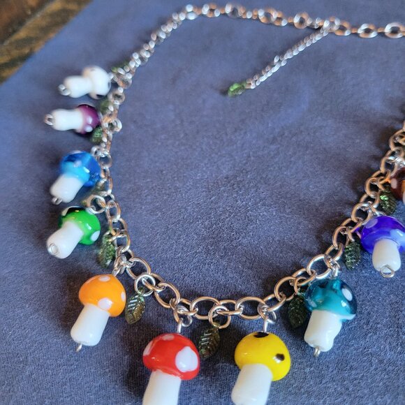 Mushroom Charm Necklace - Dark Green Leaves - Stainless Steel - Picture 1 of 3